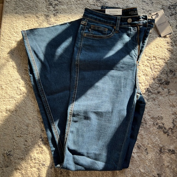 Judy Blue Triple Threat High Rise Medium Wash Cool Denim Tummy Control Jeans - Picture 3 of 9